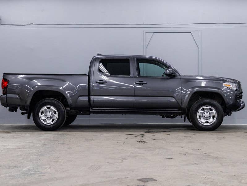 Vehicle photo 3