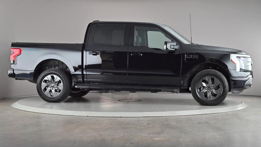 Vehicle photo 4