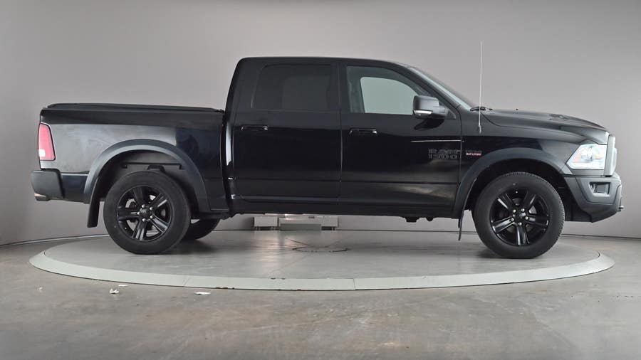 Vehicle photo 4