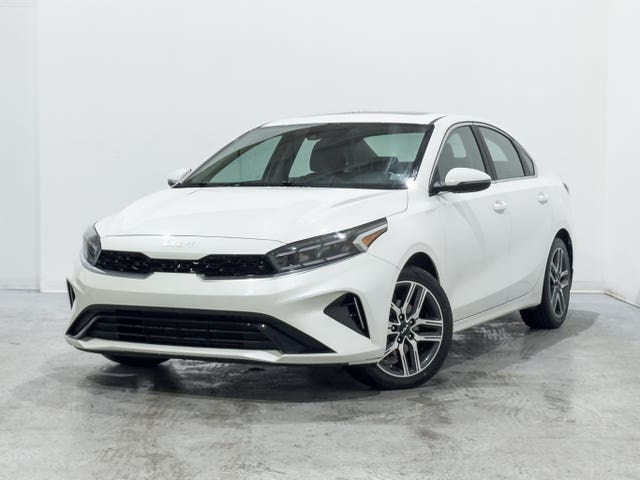 White 2024 Kia Forte