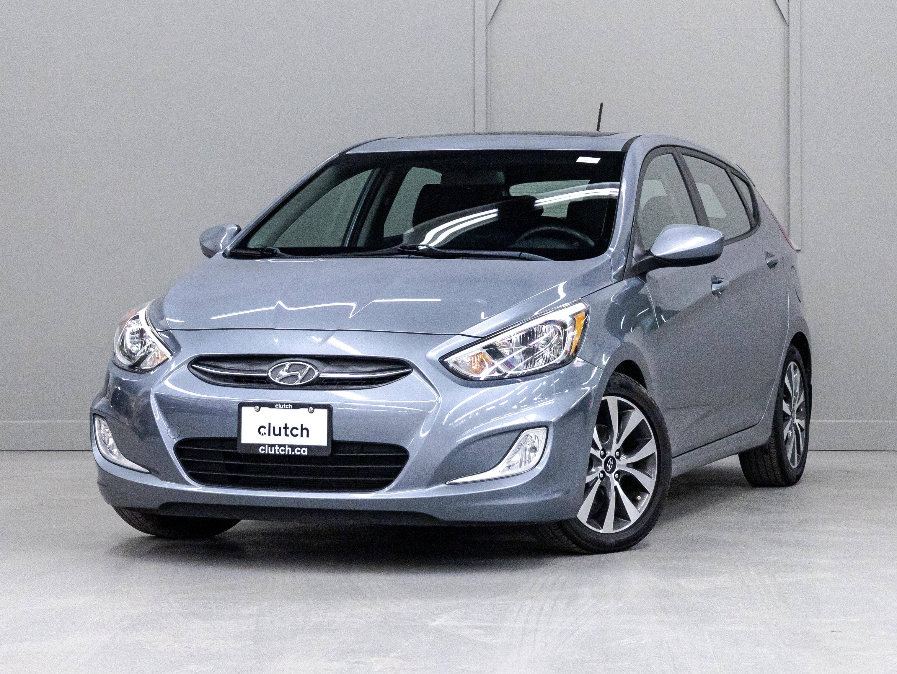  2017 Hyundai Accent SE 4-Door Hatchback FWD   