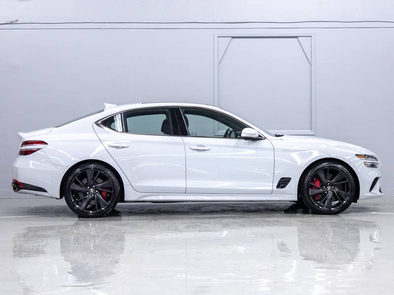 Vehicle photo 3