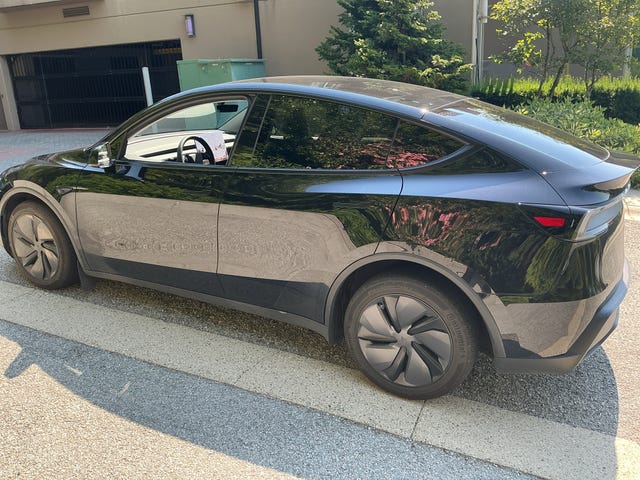 Tesla Model Y Long Range Launch Series AWD