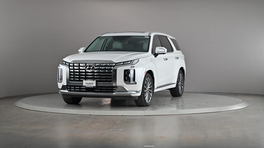 Vehicle photo 2