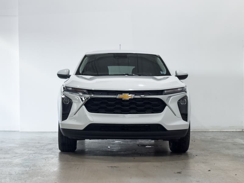 Vehicle photo 2