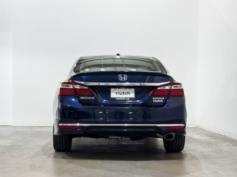 Vehicle photo 4