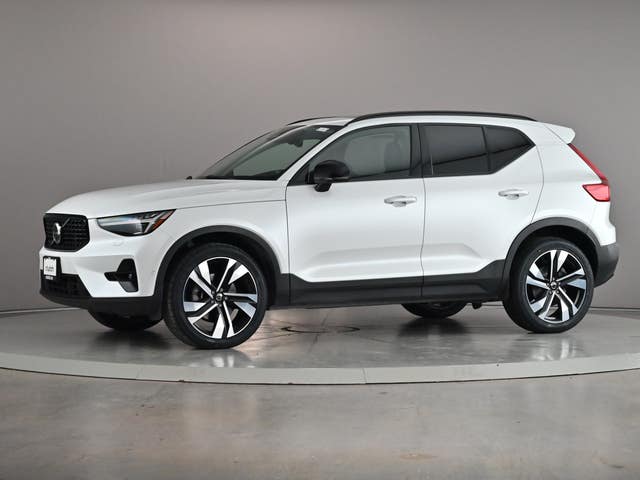 2024 Volvo XC40