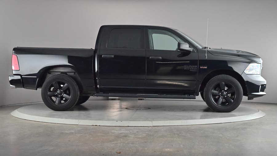 Vehicle photo 4