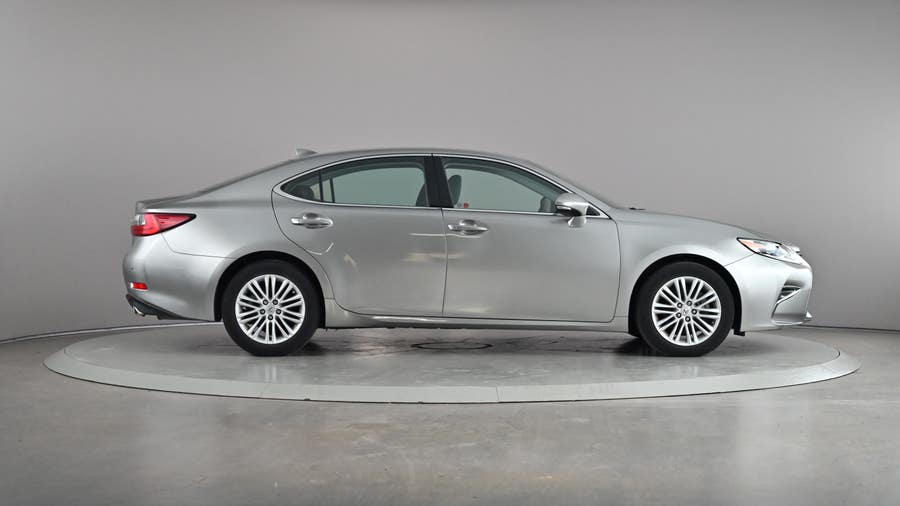 Vehicle photo 4
