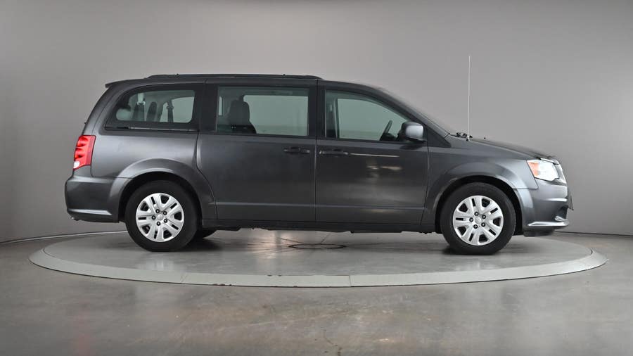 Vehicle photo 4