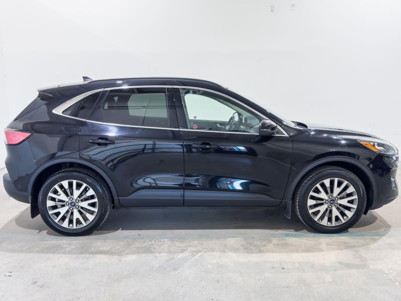 Vehicle photo 3