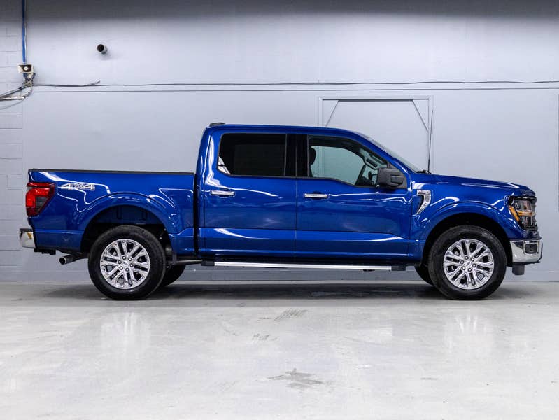 Vehicle photo 3