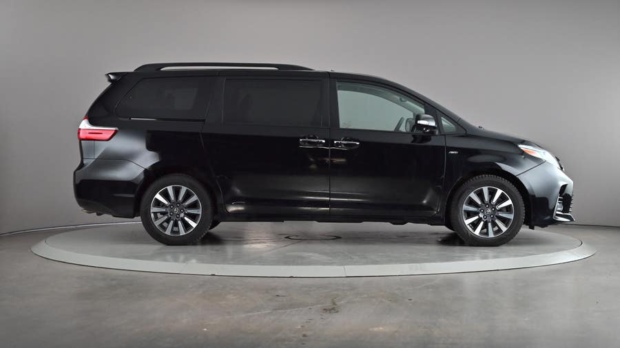 Vehicle photo 4