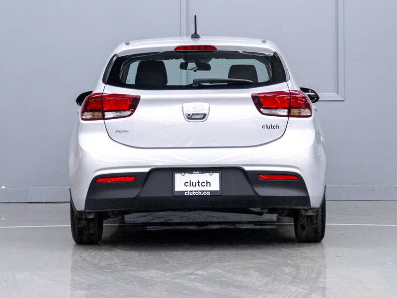 Vehicle photo 4