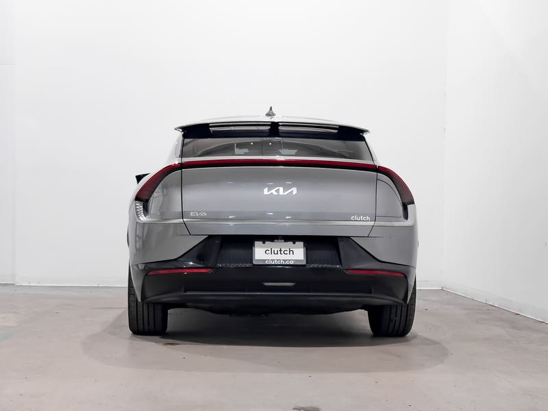 Vehicle photo 4