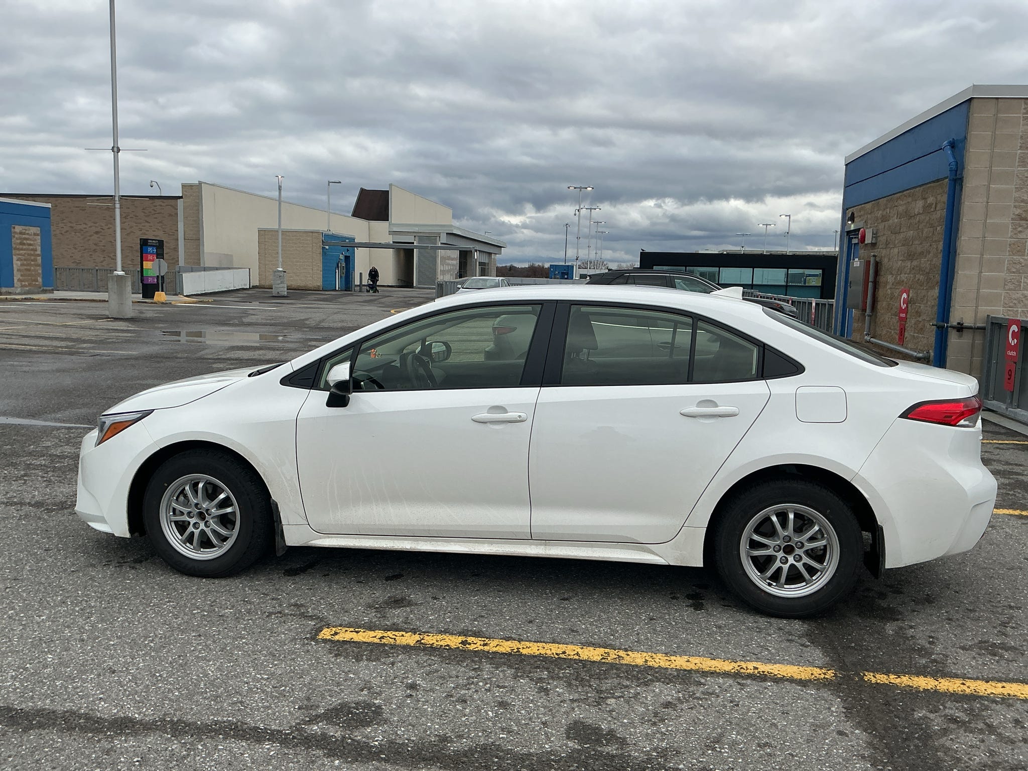 Toyota Corolla Hybrid LE FWD 2026