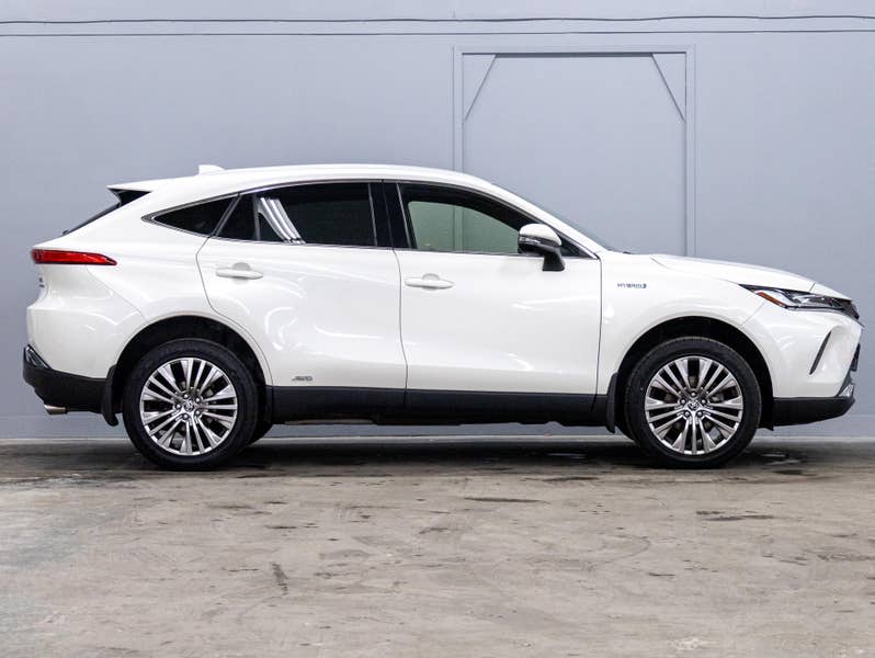 Vehicle photo 3