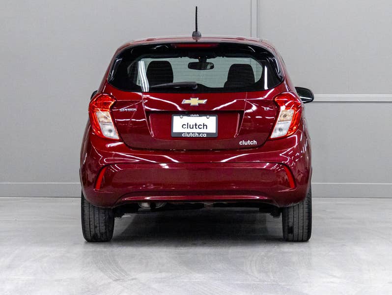 Vehicle photo 4