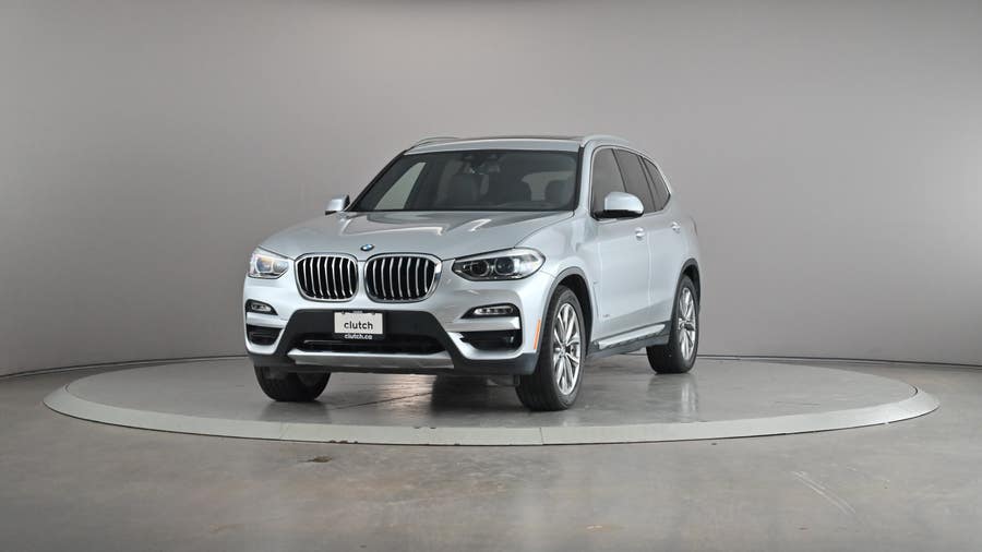 Vehicle photo 2