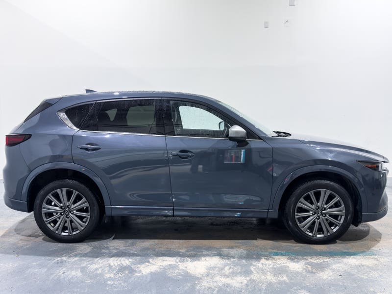Vehicle photo 3