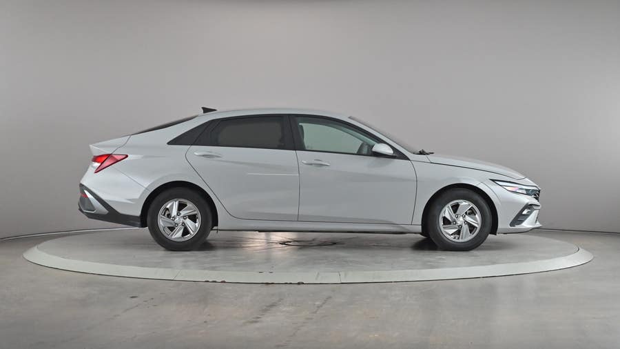 Vehicle photo 4