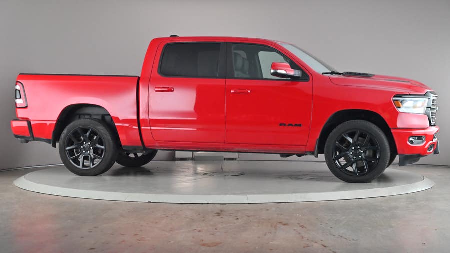 Vehicle photo 4