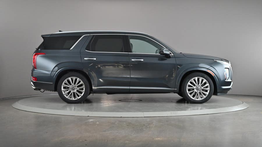 Vehicle photo 4