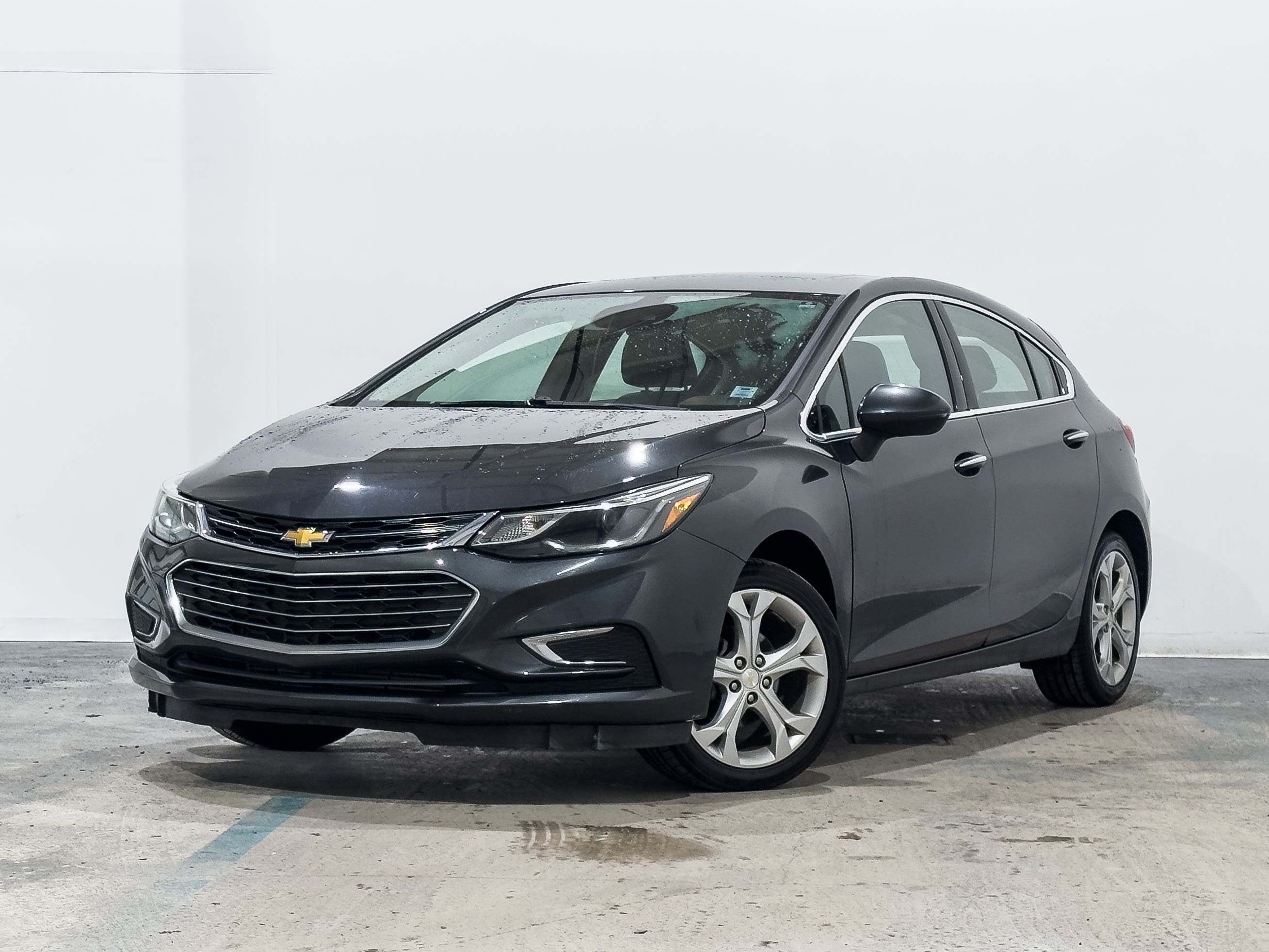 Gray 2018 Chevrolet Cruze Hatchback Front-Wheel Drive Automatic