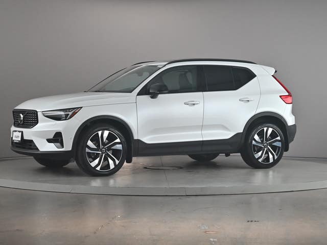 2023 Volvo XC40