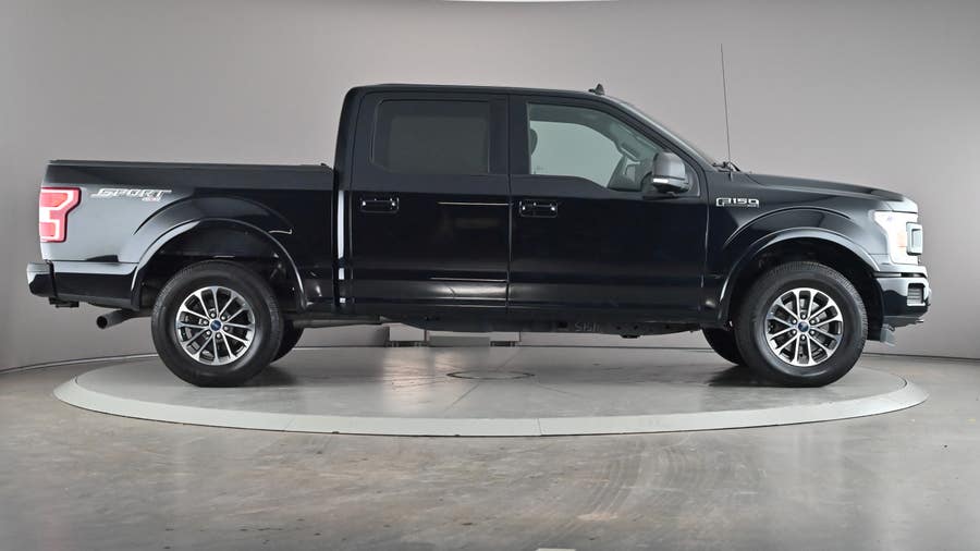 Vehicle photo 4