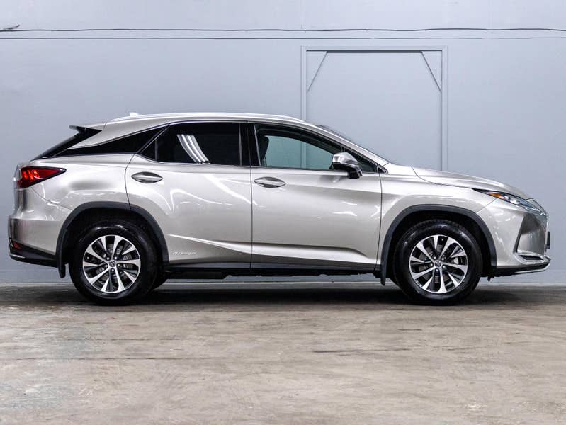Vehicle photo 3
