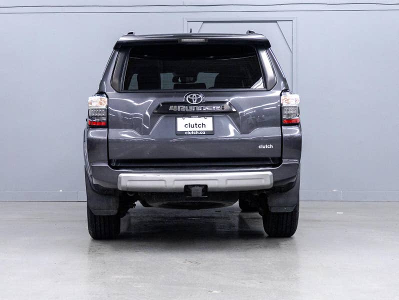 Vehicle photo 4