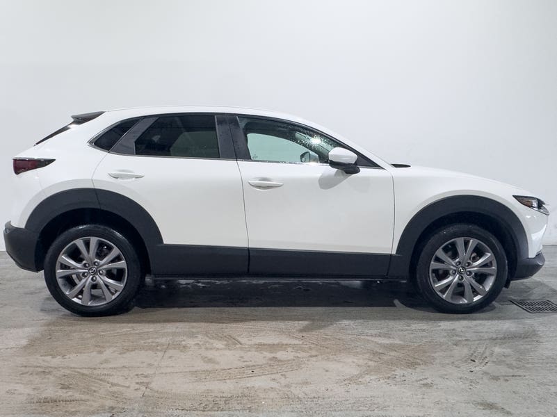 Vehicle photo 3