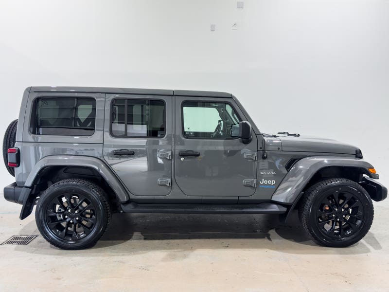 Vehicle photo 2