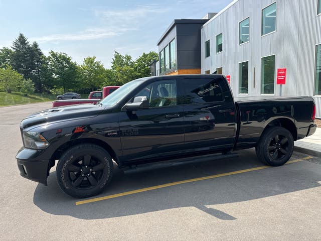 Ram 1500 Classic SLT Crew Cab 6 1/3 ft 4x4