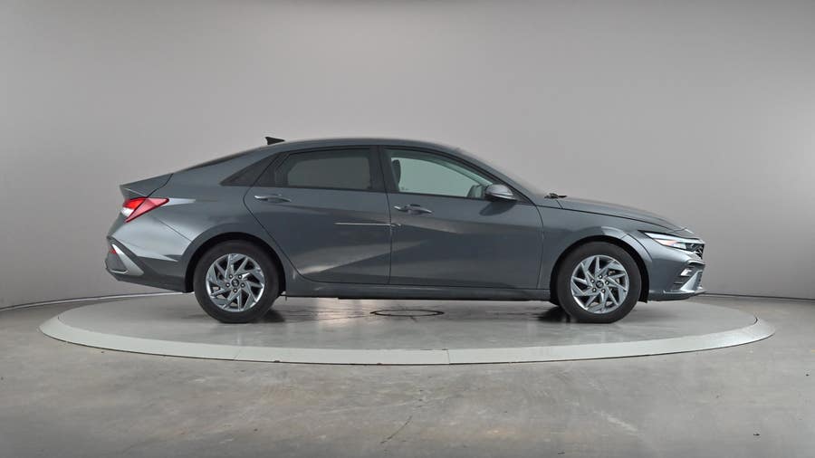 Vehicle photo 4