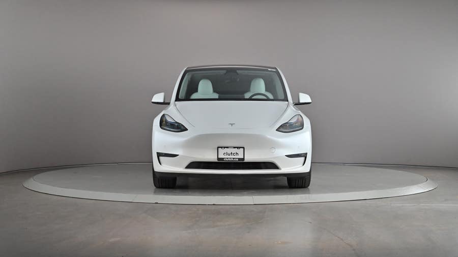 Vehicle photo 3