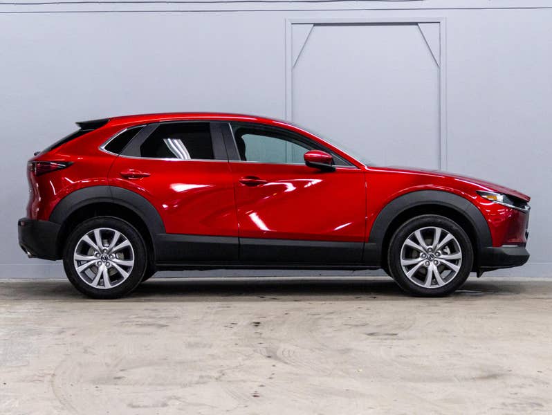Vehicle photo 3