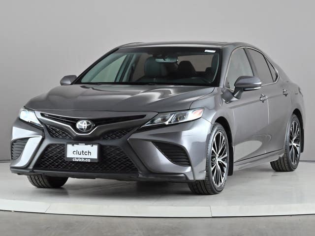 Toyota Camry SE w/ Upgrade Pkg