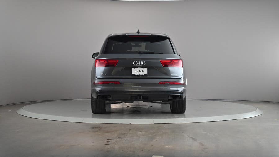 Vehicle photo 4
