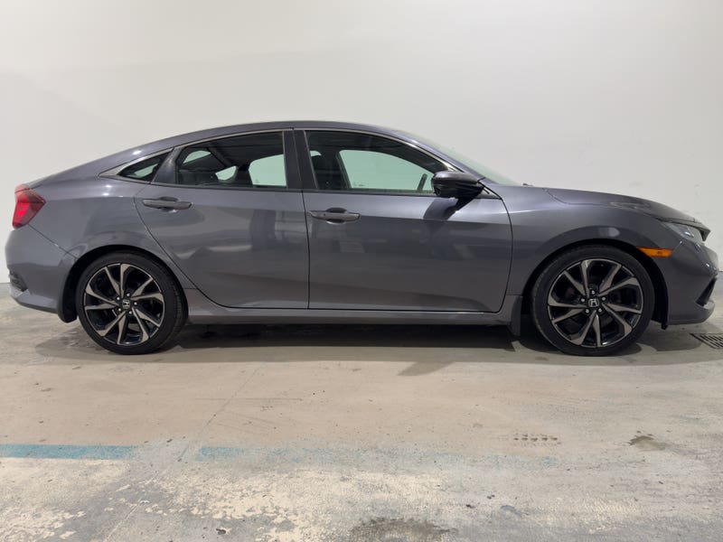 Vehicle photo 3