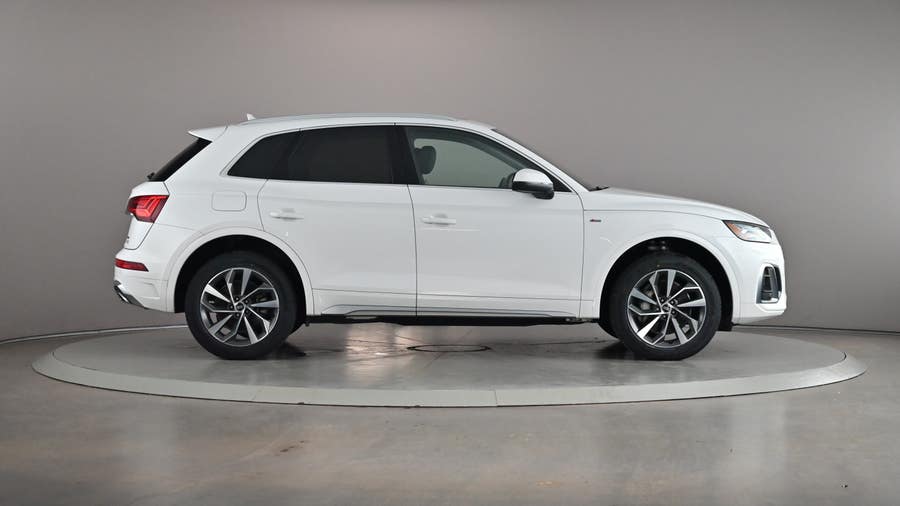 Vehicle photo 4