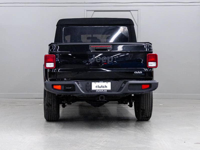 Vehicle photo 4