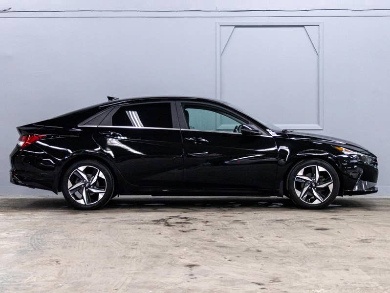 Vehicle photo 3