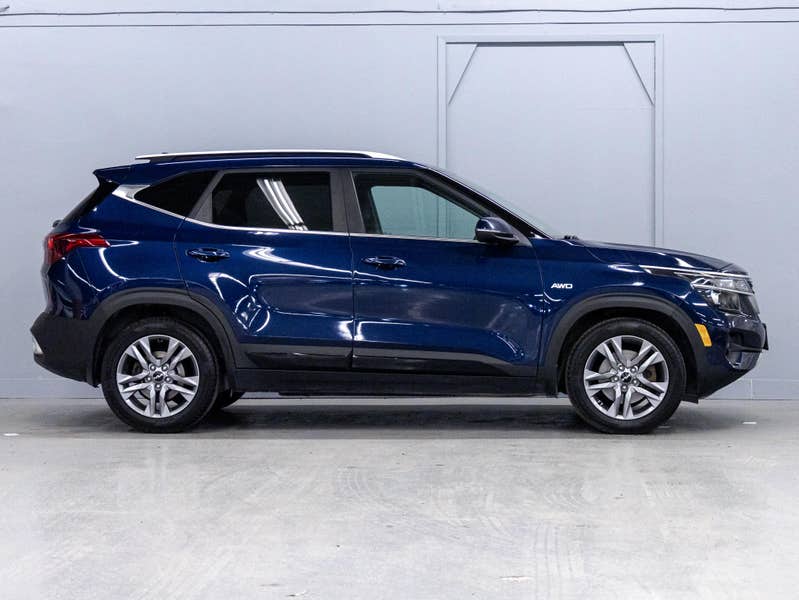 Vehicle photo 3