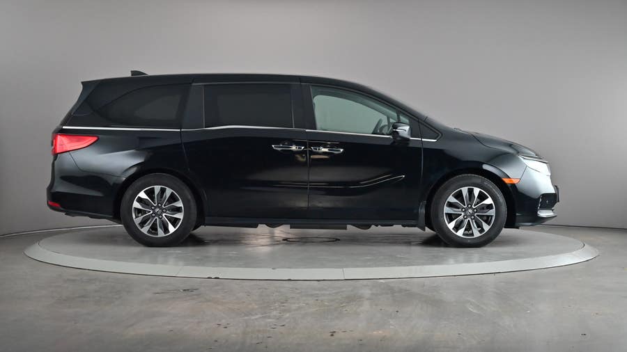 Vehicle photo 4
