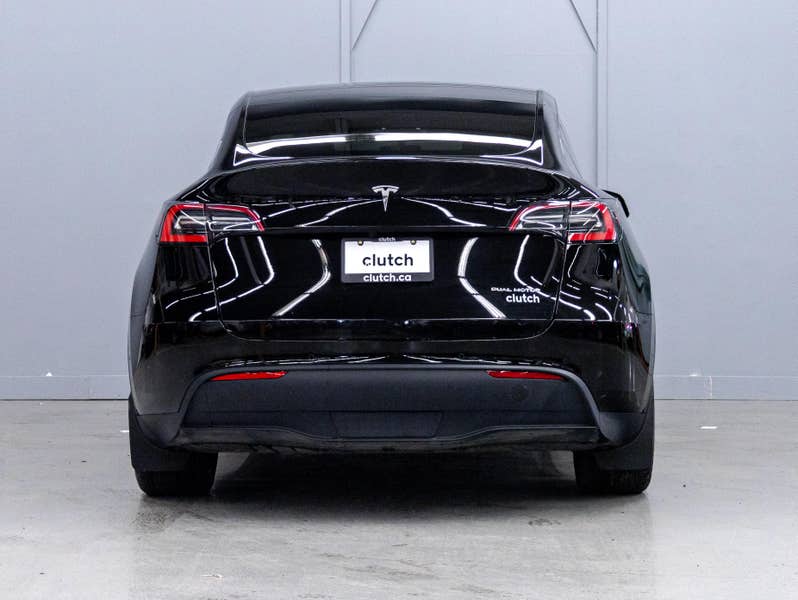 Vehicle photo 4