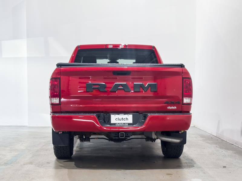 Vehicle photo 4