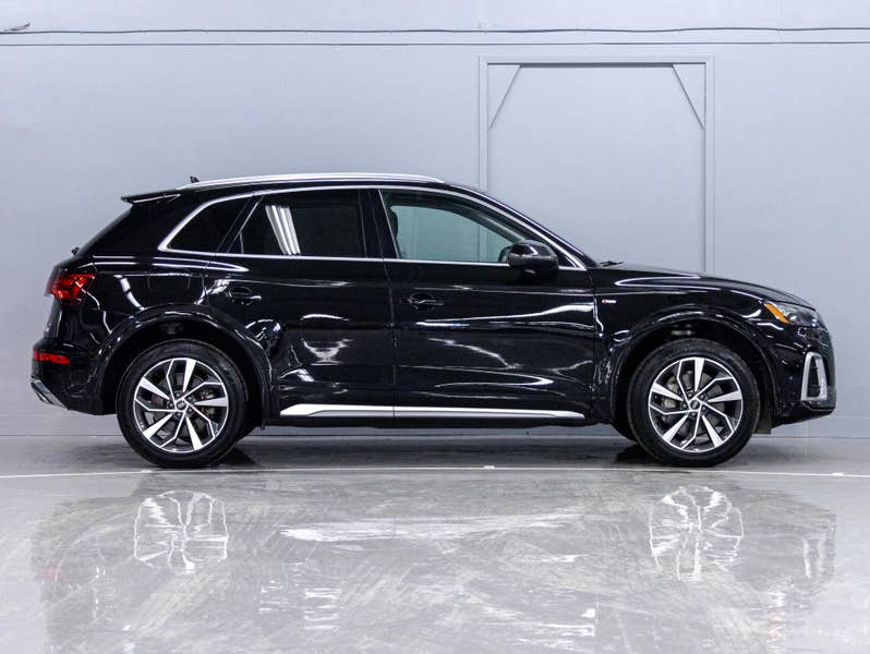Vehicle photo 3