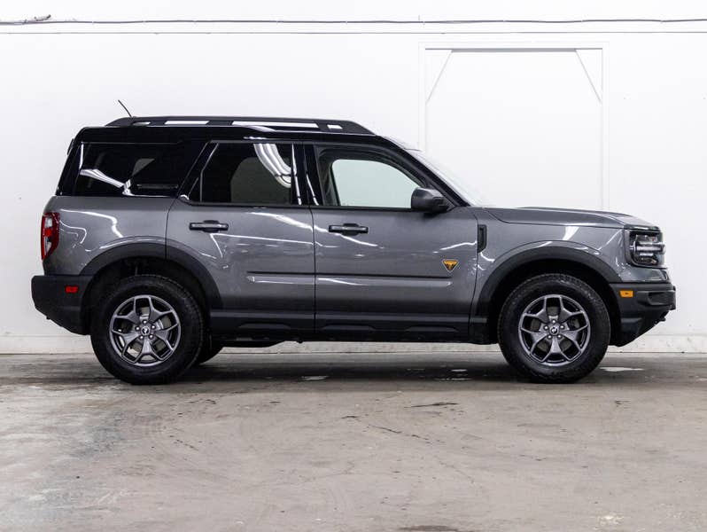 Vehicle photo 3